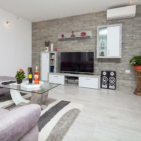 New Brend App Matija Apartment Pinezici  Екстериор снимка
